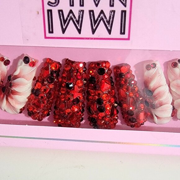 10 pcs Red Rose Victorian Style Fingernails - Picture 4 of 10